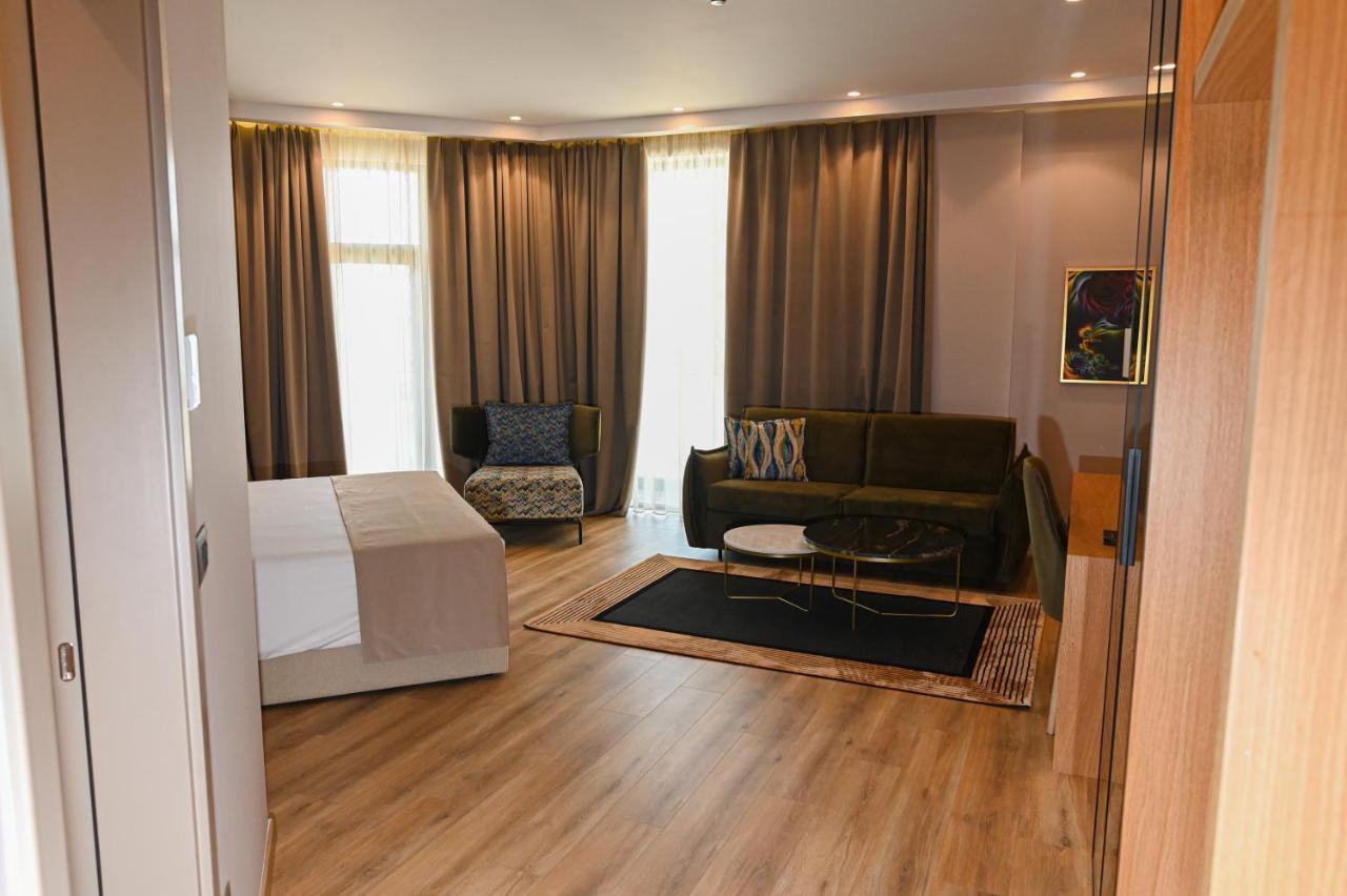 White Hill Hotel, Spa & Conferences Дуррес Экстерьер фото