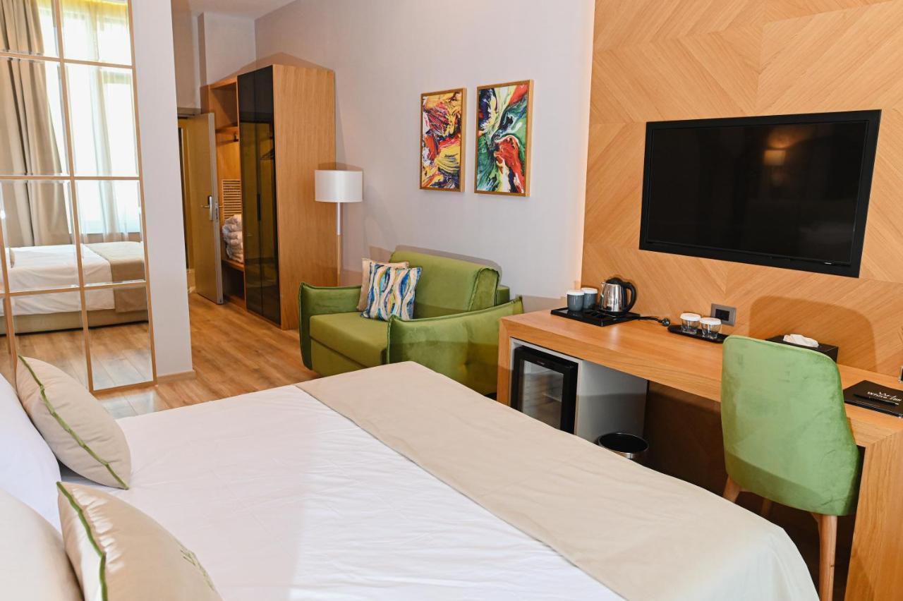 White Hill Hotel, Spa & Conferences Дуррес Экстерьер фото
