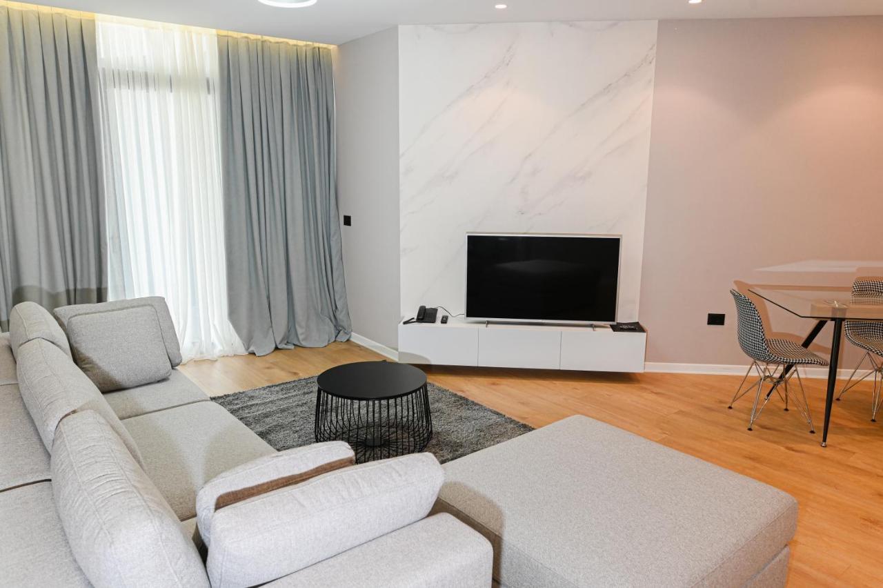 White Hill Hotel, Spa & Conferences Дуррес Экстерьер фото