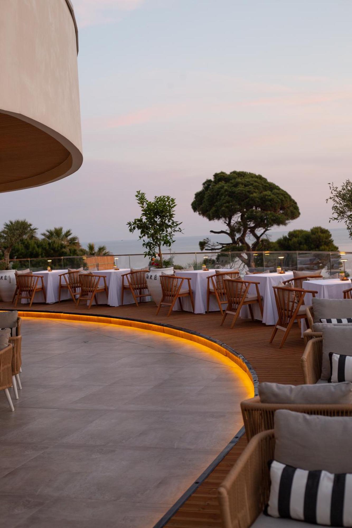White Hill Hotel, Spa & Conferences Дуррес Экстерьер фото