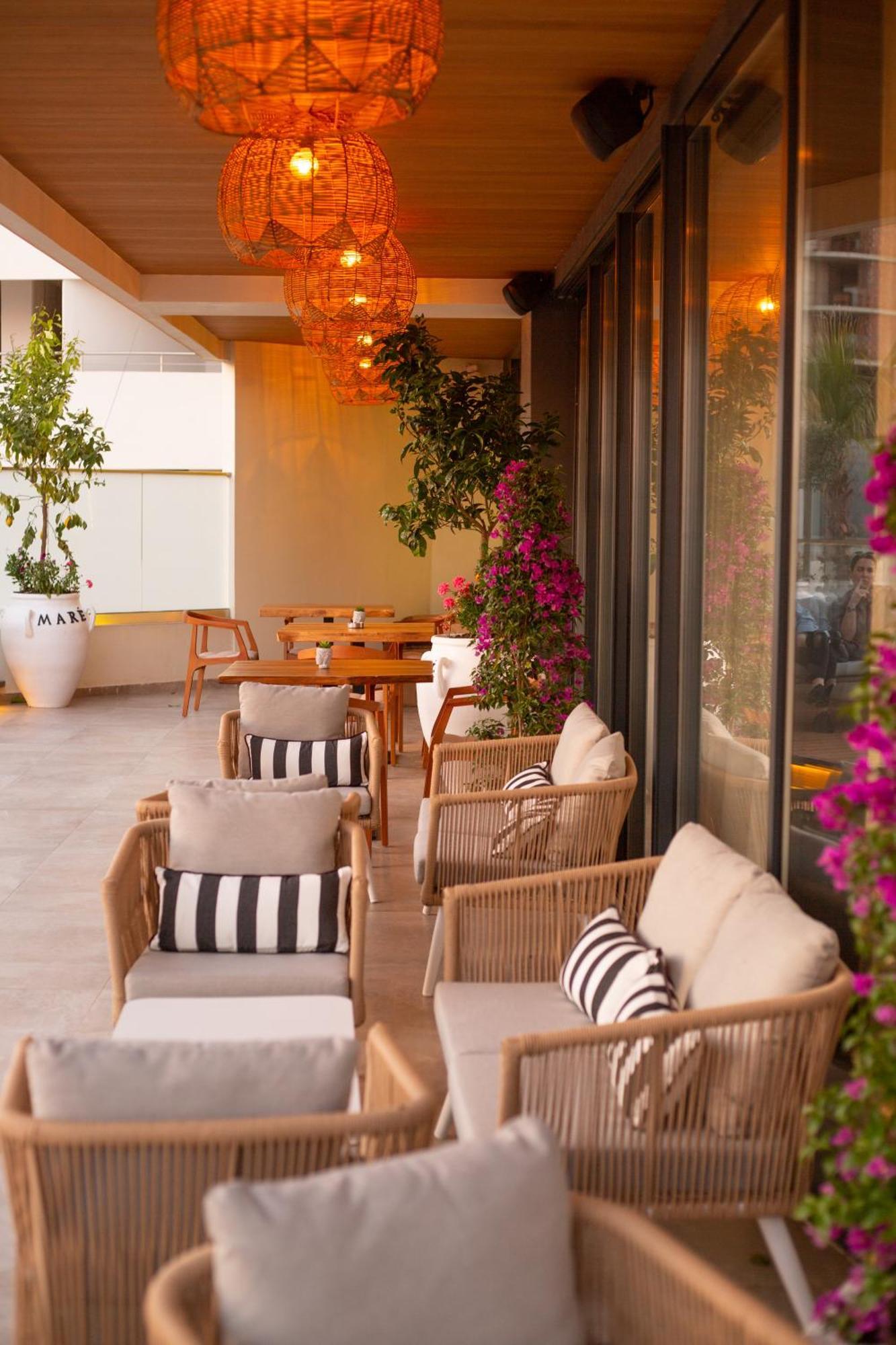 White Hill Hotel, Spa & Conferences Дуррес Экстерьер фото